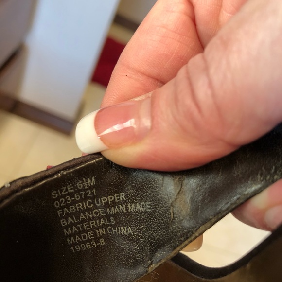 Shoes - Picture 7 of 7